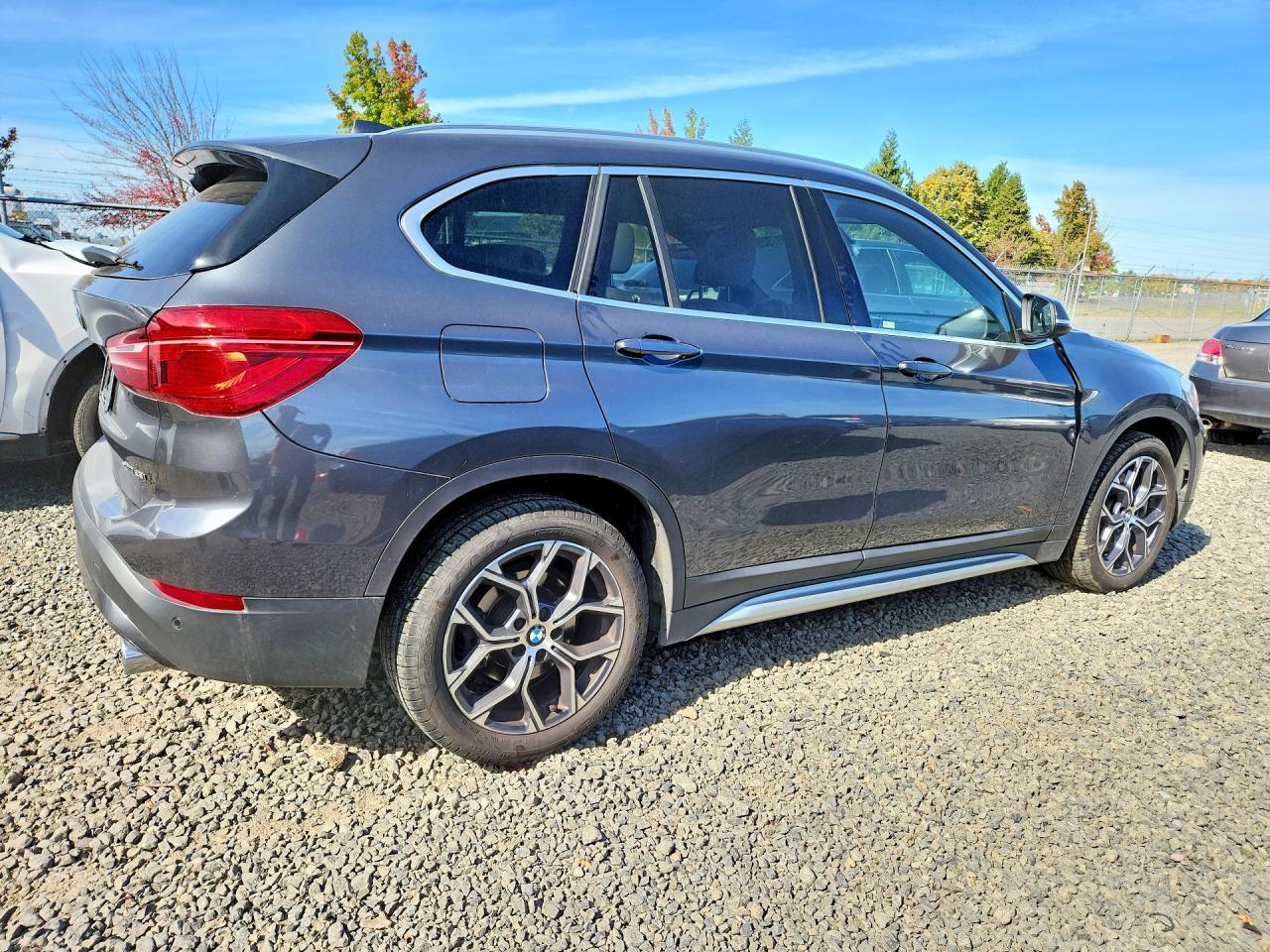 2021 BMW X1 xDrive28I - zdjęcie 3