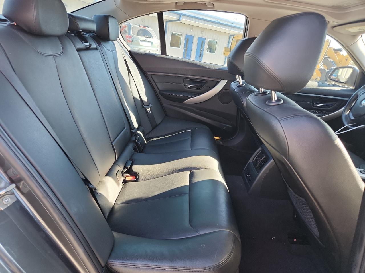 2013 BMW 328 I - zdjęcie 10