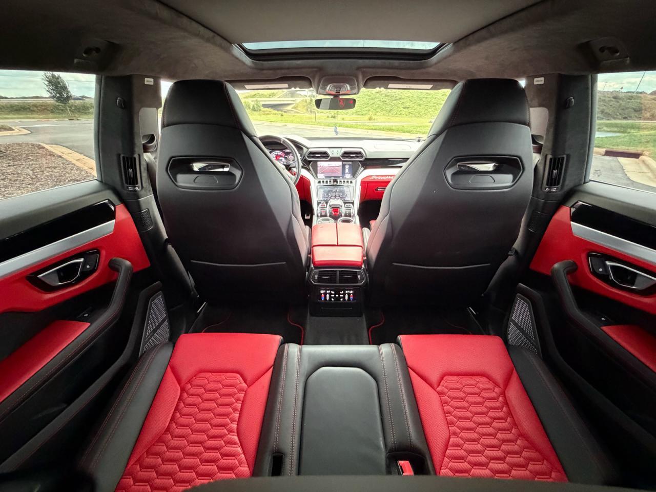 2019 Lamborghini Urus - zdjęcie 9