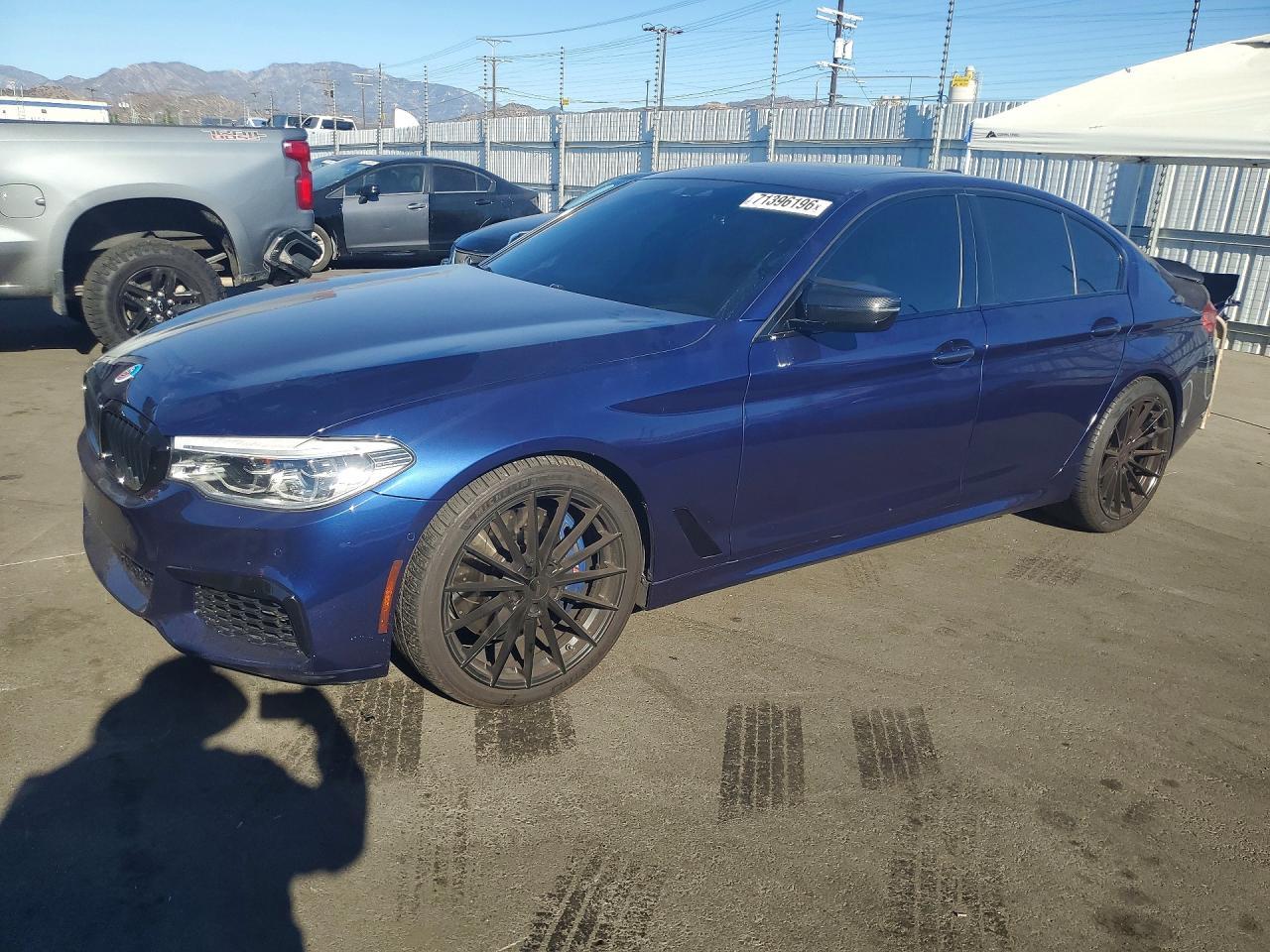 2018 BMW Seria 5 M550i - zdjęcie główne