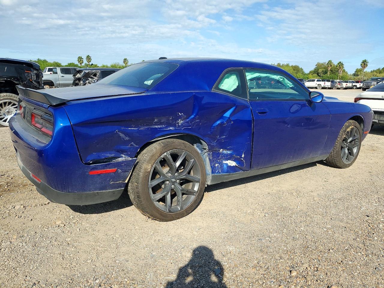 2022 Dodge Challenger Sxt - zdjęcie 3