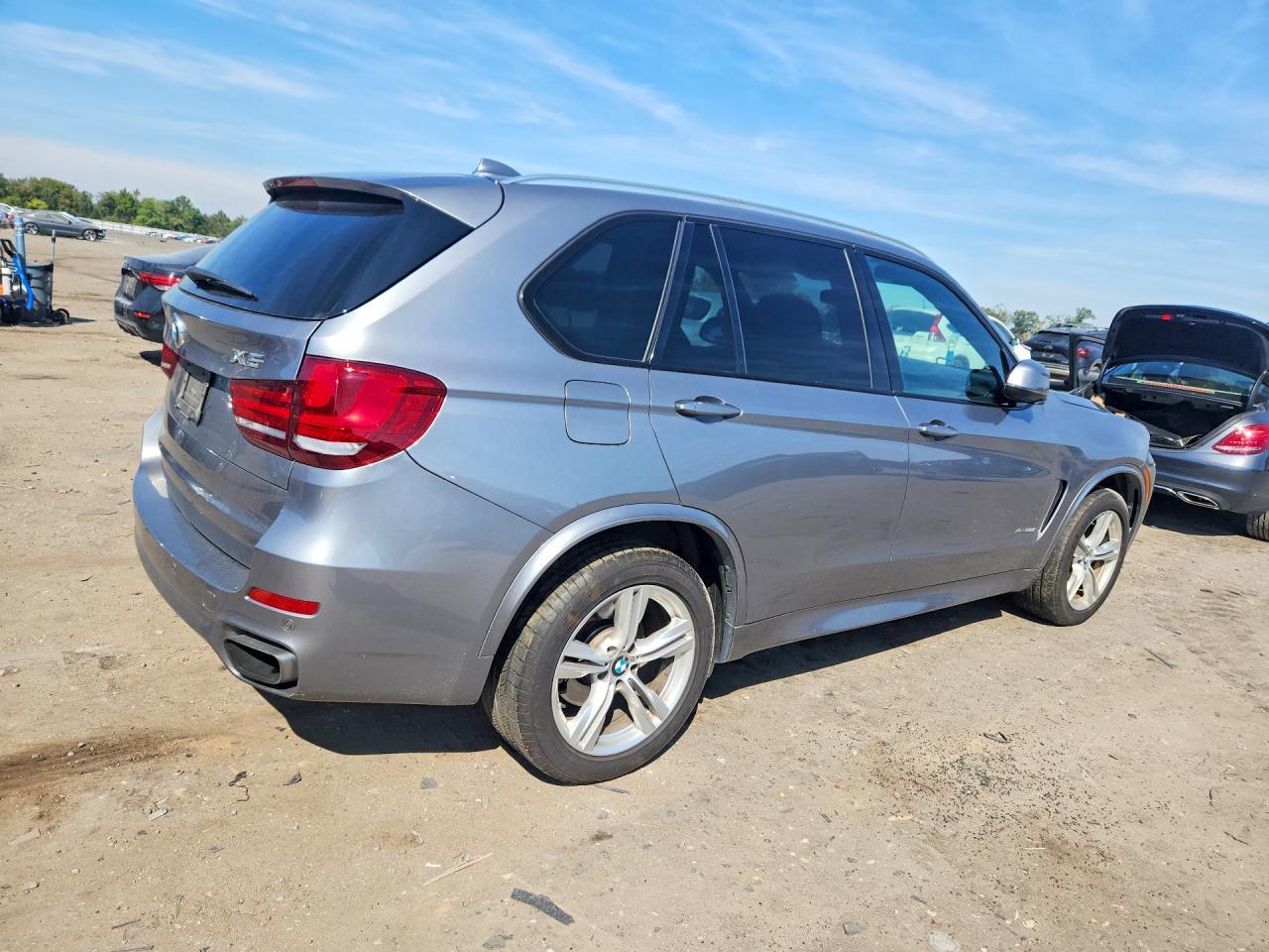 2016 BMW X5 xDrive50I - zdjęcie 3