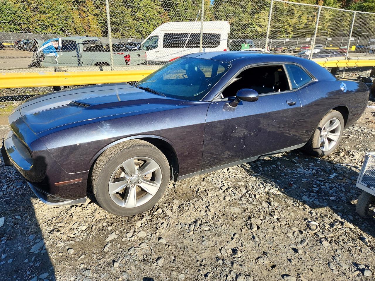 2016 Dodge Challenger Sxt - zdjęcie główne