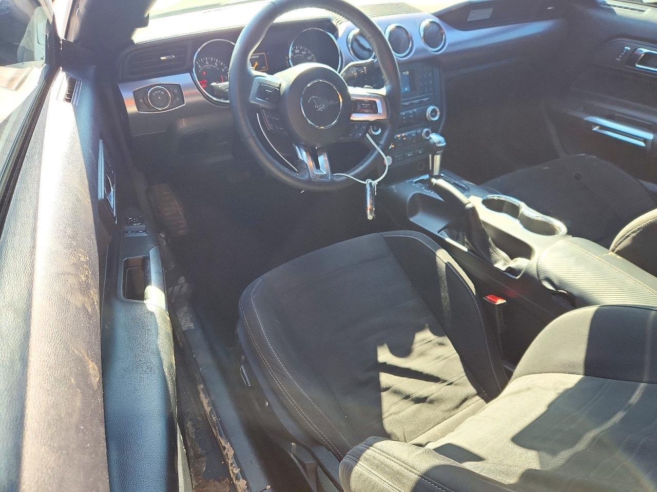 2017 Ford Mustang - zdjęcie 8