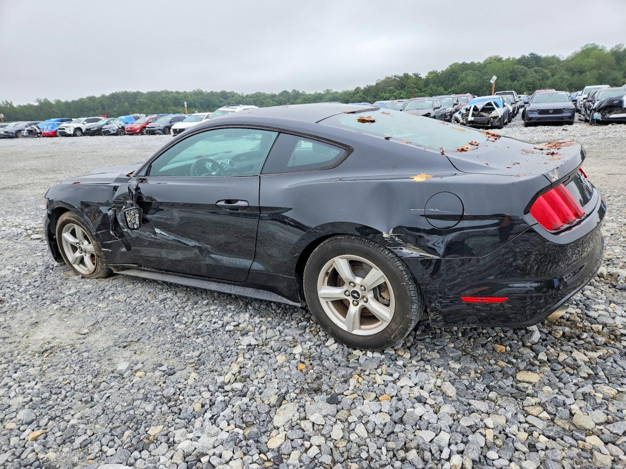 2017 Ford Mustang - zdjęcie 2