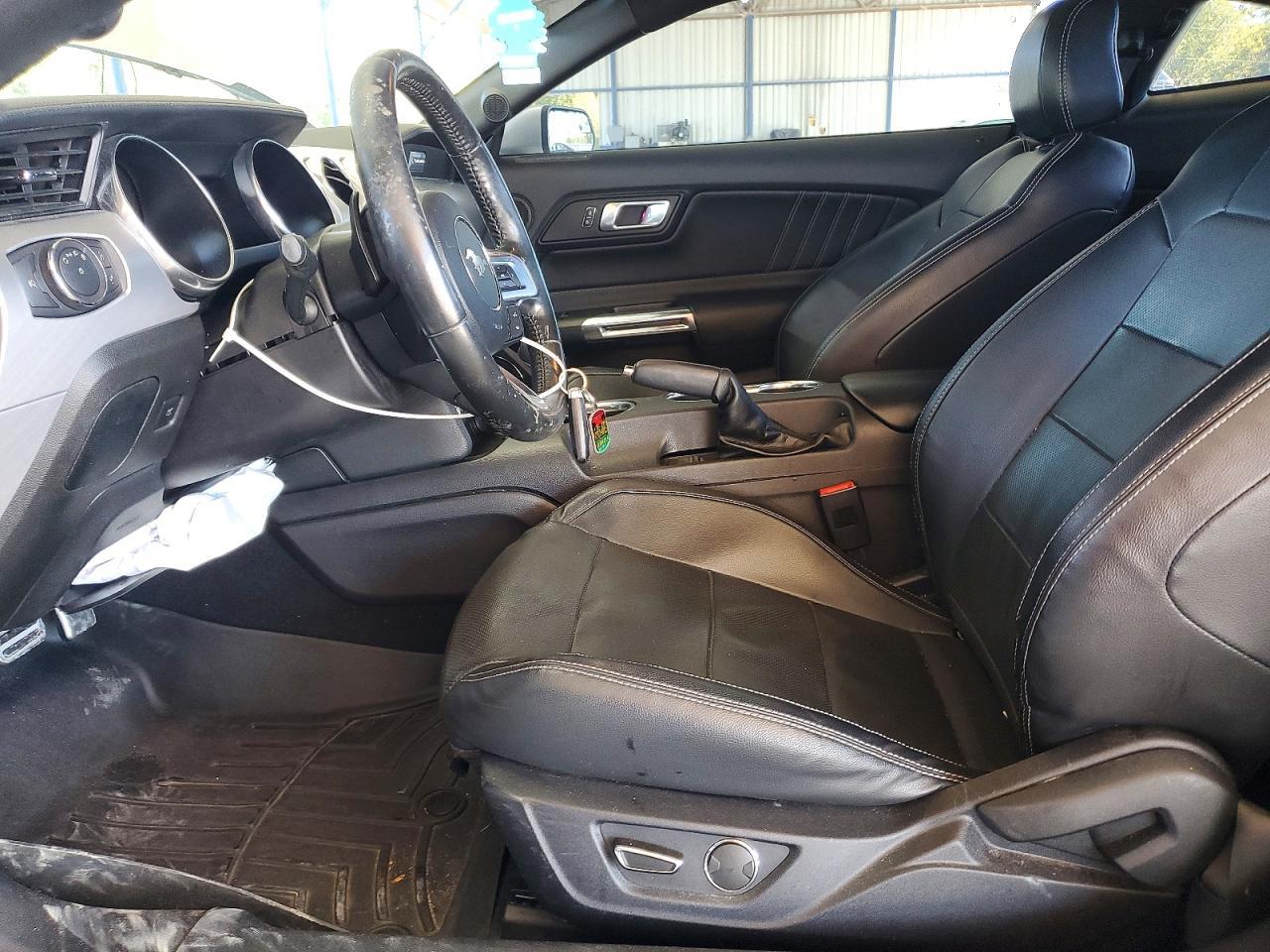 2019 Ford Mustang - zdjęcie 7