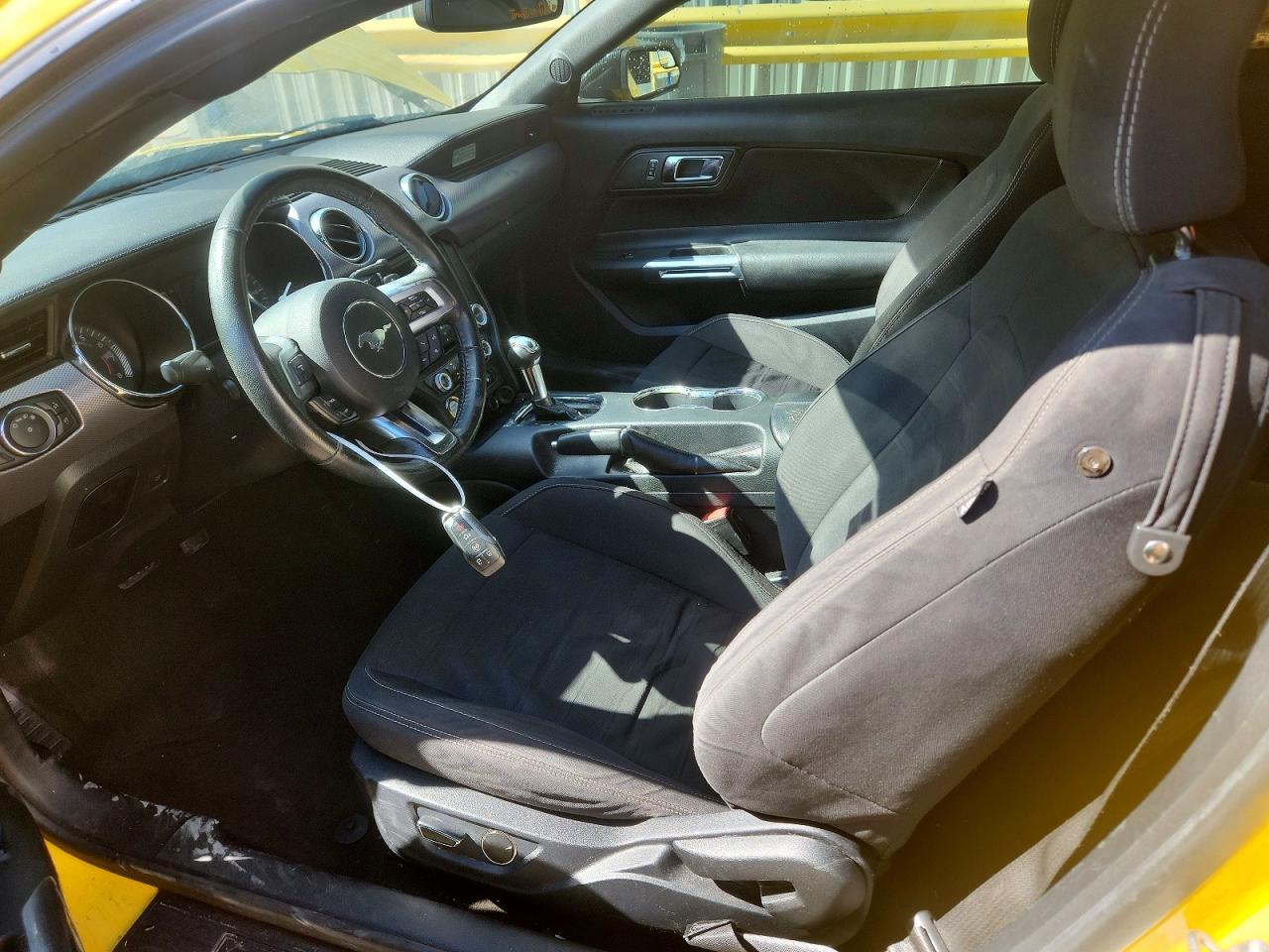 2016 Ford Mustang - zdjęcie 7