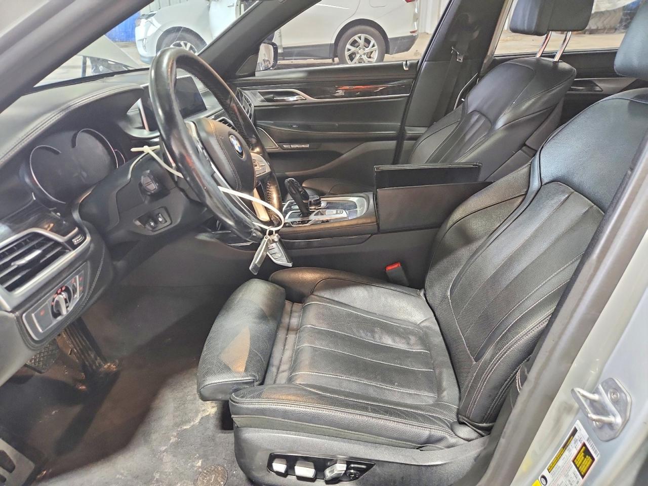 2018 BMW Seria 7 740i - zdjęcie 7