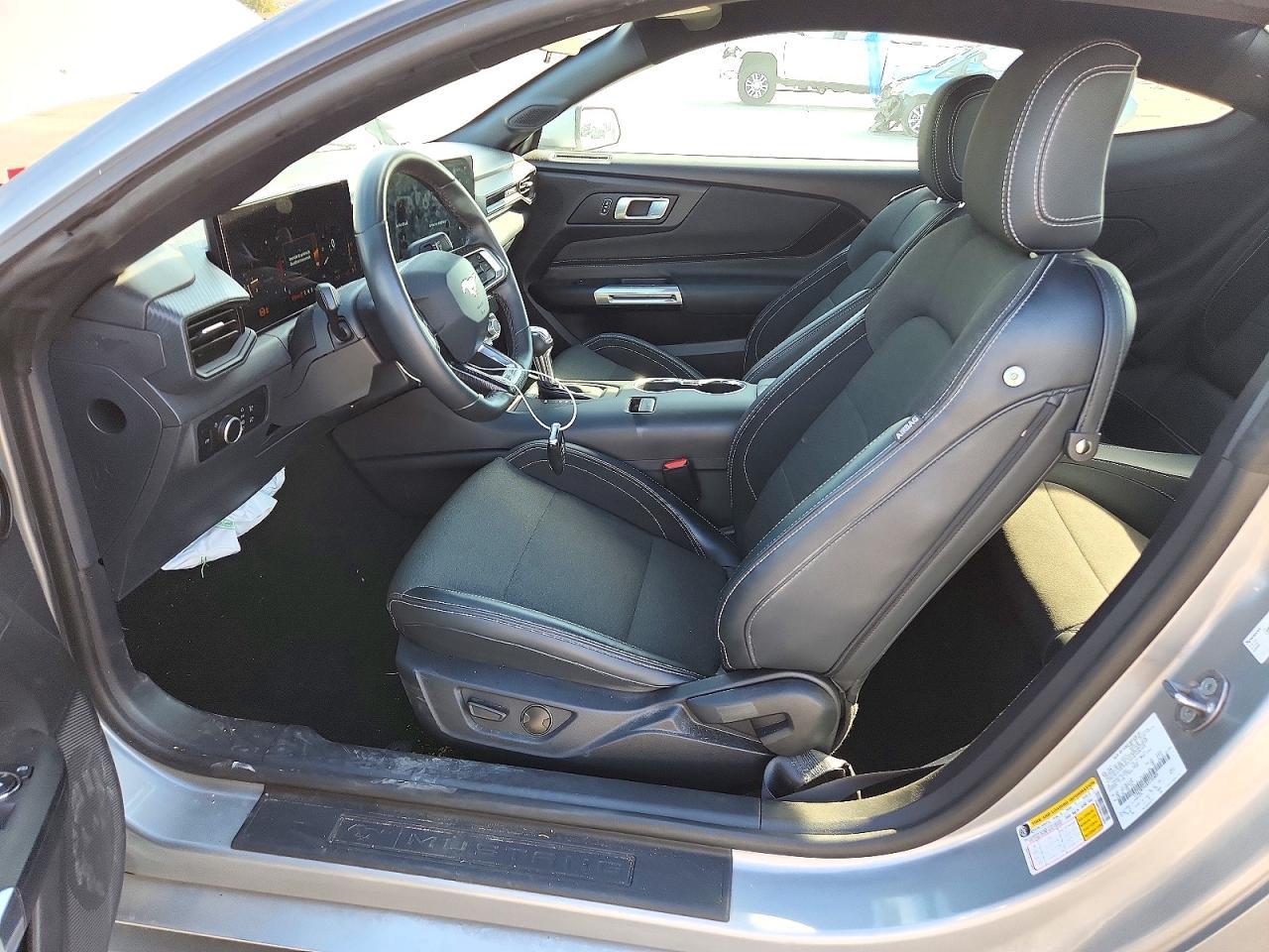 2024 Ford Mustang - zdjęcie 7