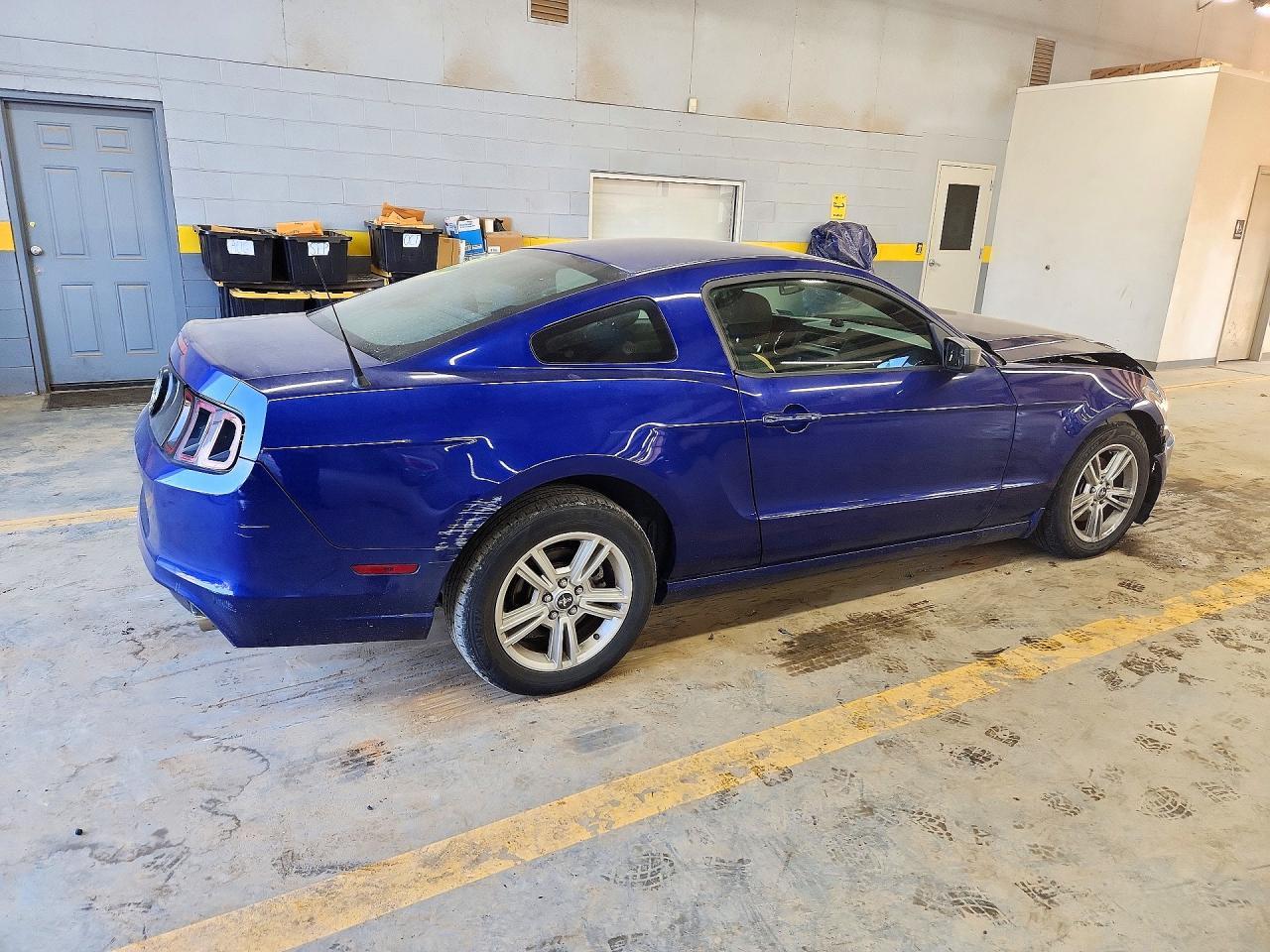 2014 Ford Mustang Base - zdjęcie 3