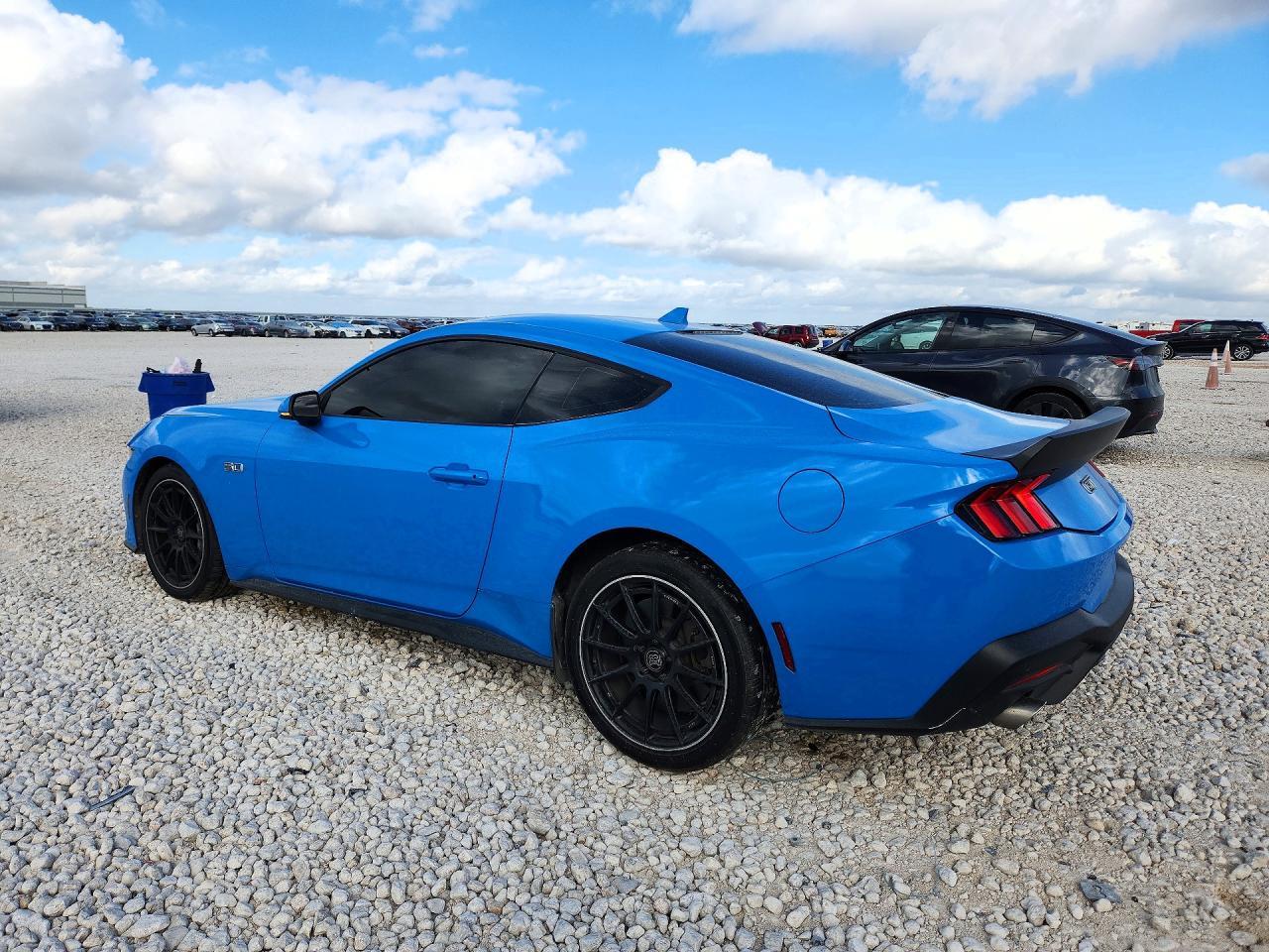 2024 Ford Mustang Gt - zdjęcie 2