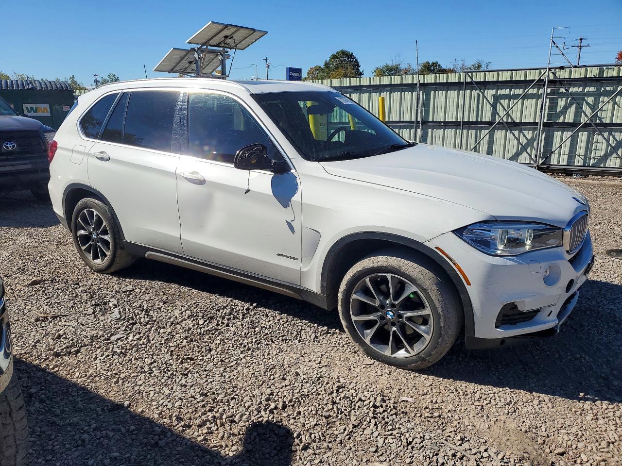 2017 BMW X5 xDrive35I - zdjęcie 4