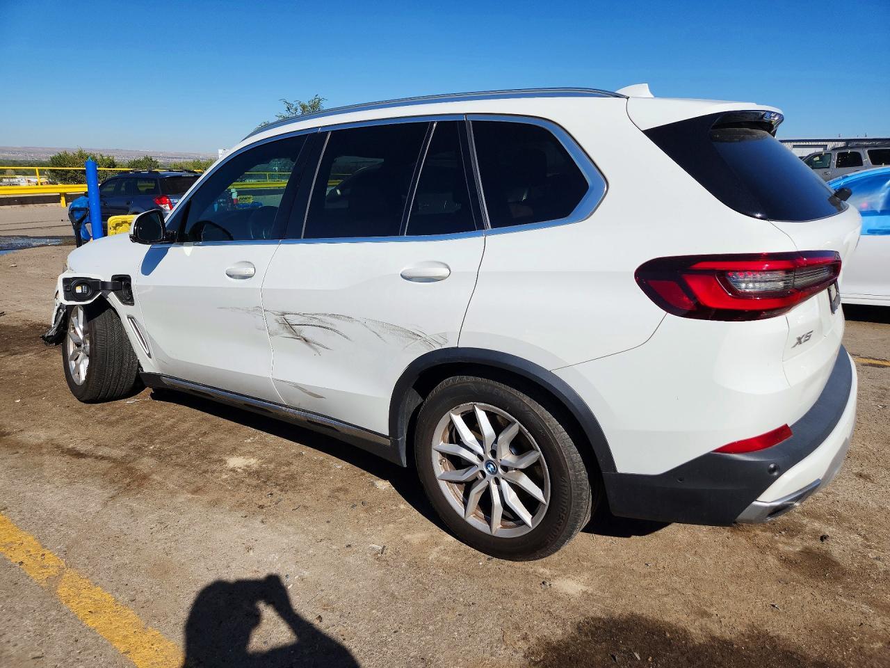 2022 BMW X5 xDrive45E - zdjęcie 2