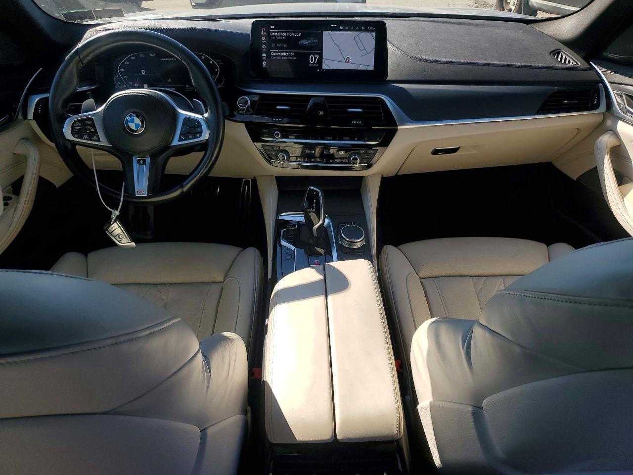 2021 BMW Seria 5 M550i - zdjęcie 8