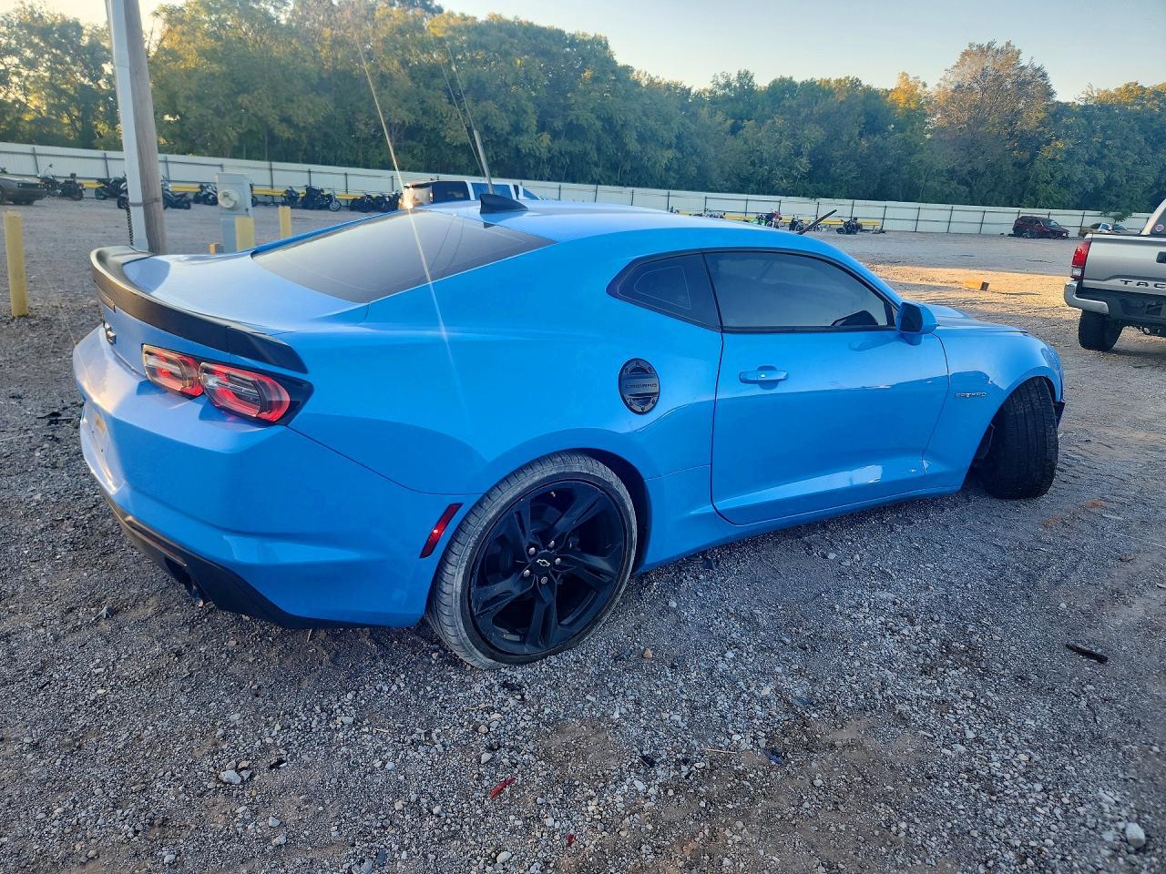 2023 Chevrolet Camaro Lt - zdjęcie 3