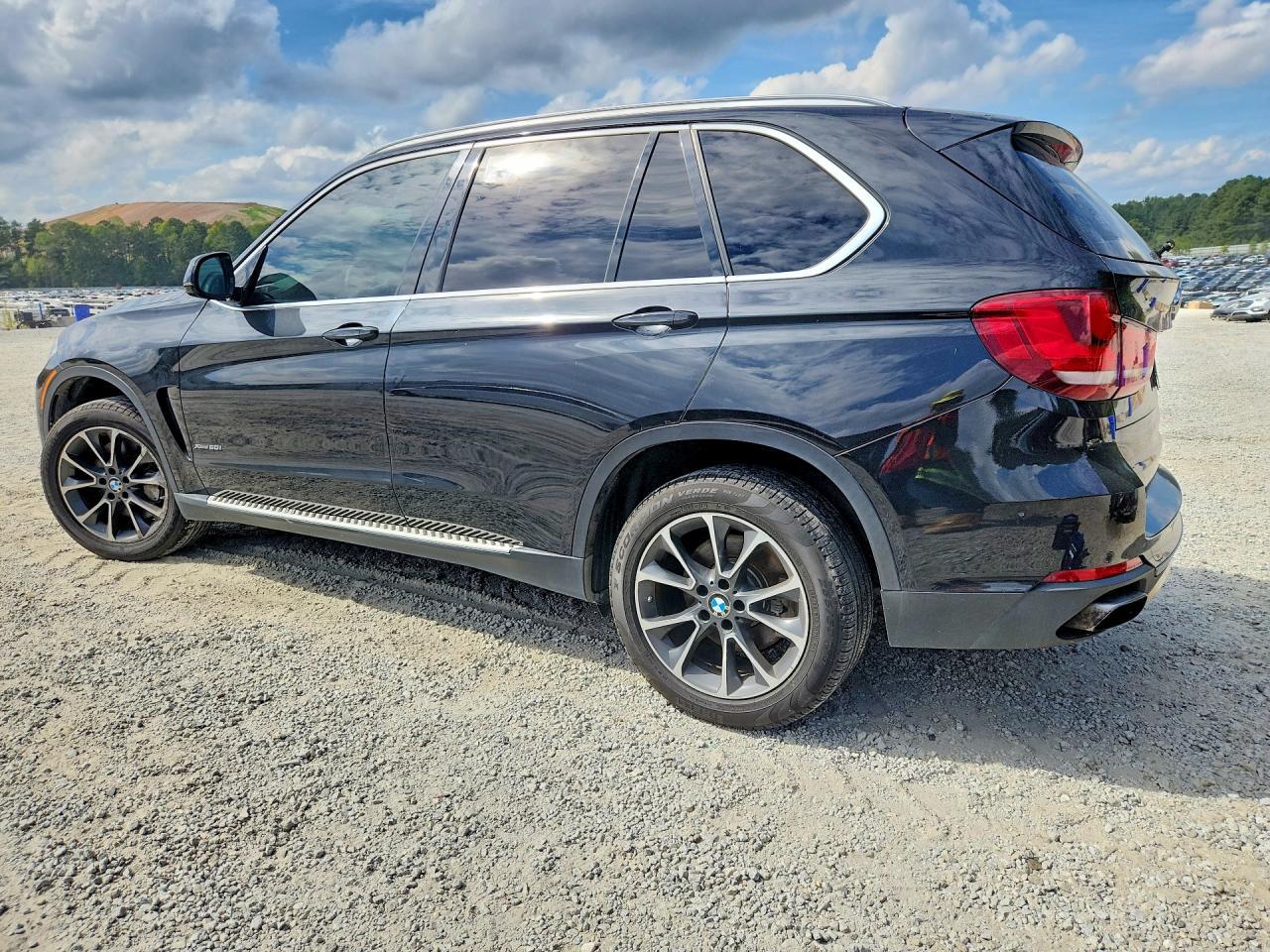 2016 BMW X5 xDrive50I - zdjęcie 2