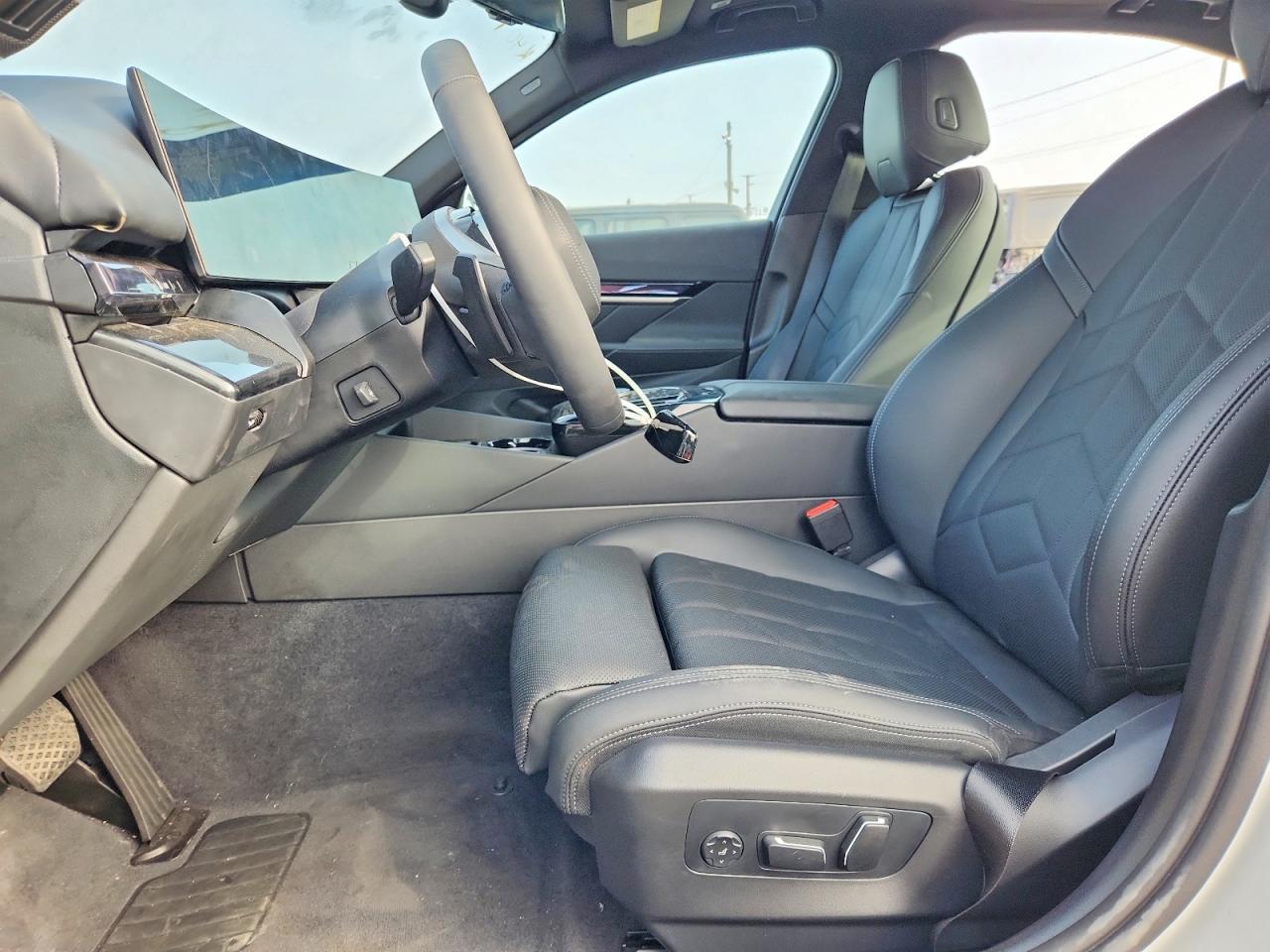 2027 BMW 530 I - zdjęcie 7