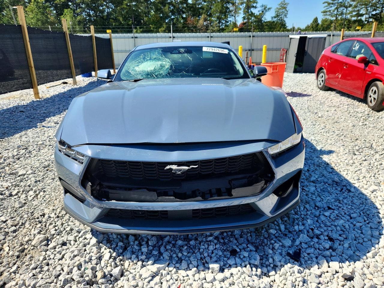 2024 Ford Mustang - zdjęcie 5