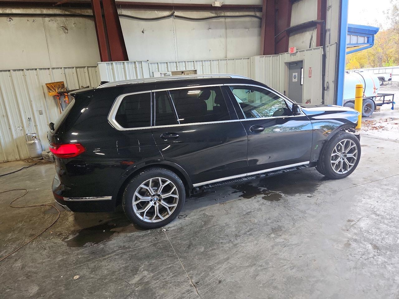 2020 BMW X7 xDrive40I - zdjęcie 3