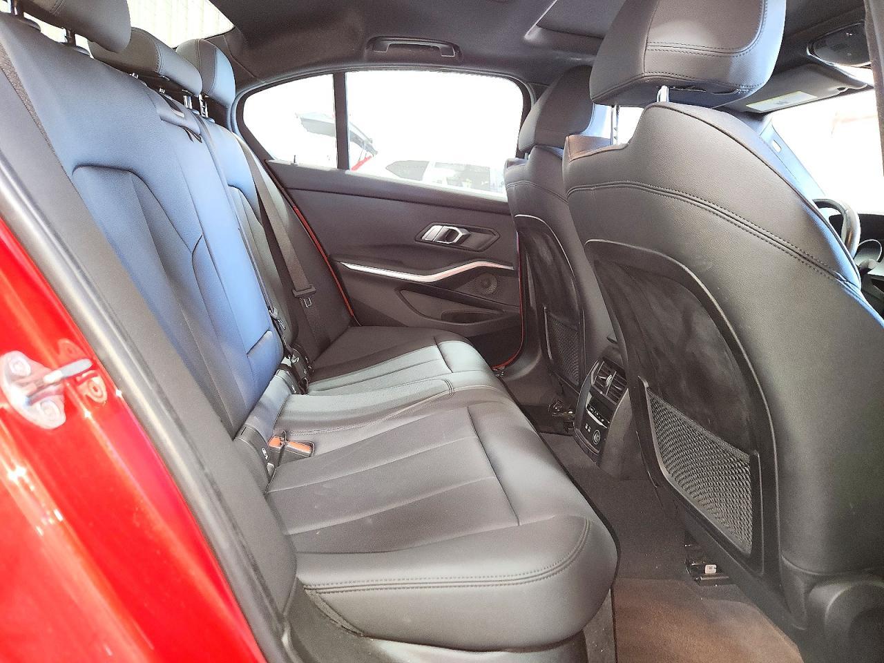 2020 BMW Seria 3 330i - zdjęcie 10