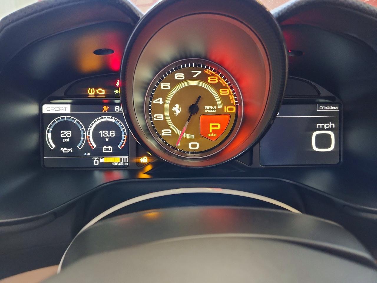 2020 Ferrari Portofino - zdjęcie 9