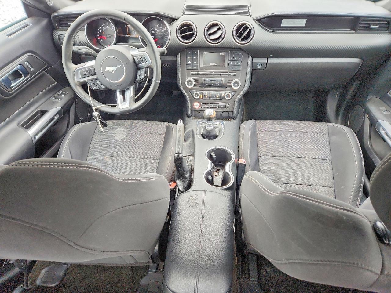 2017 Ford Mustang - zdjęcie 8