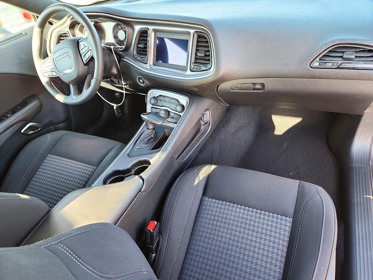 2020 Dodge Challenger Sxt - zdjęcie 8