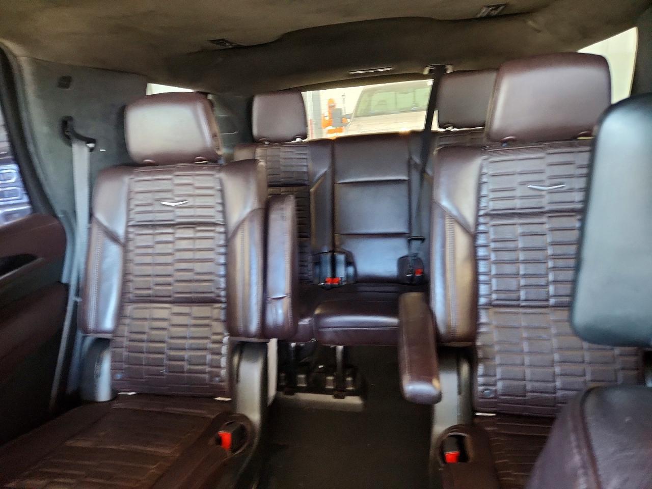 2021 Cadillac Escalade Premium Luxury Platinum - zdjęcie 10