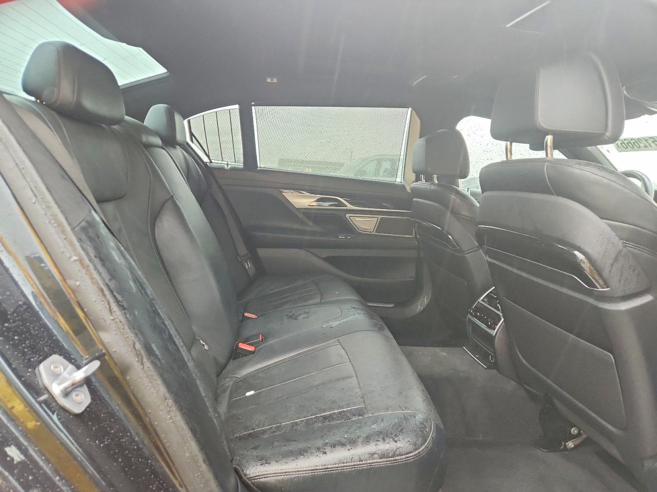 2019 BMW 740 I - zdjęcie 10