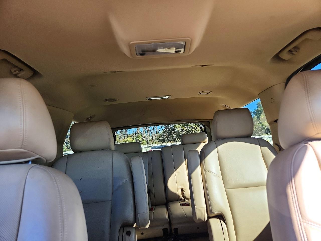 2014 Cadillac Escalade Luxury - zdjęcie 10