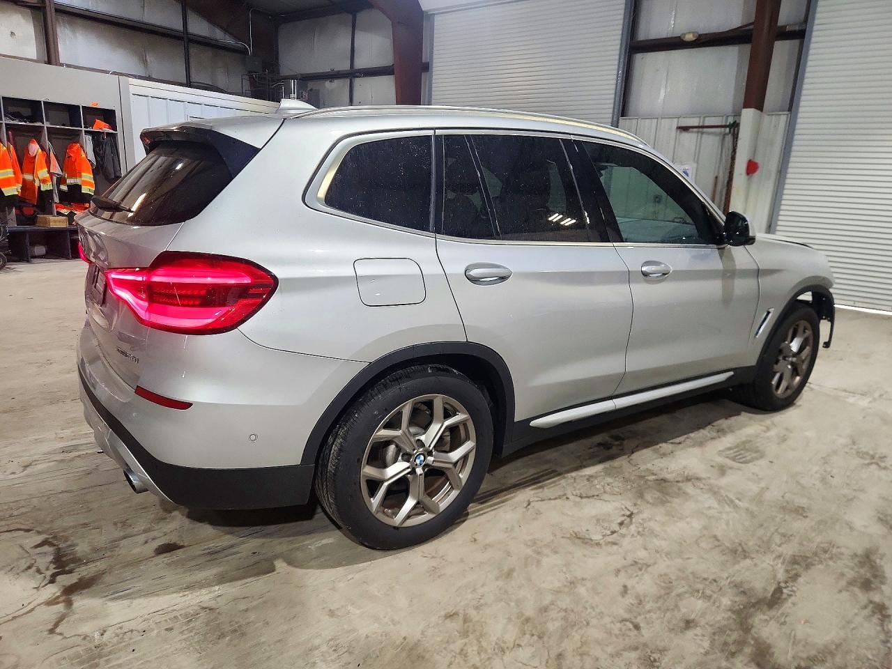 2021 BMW X3 xDrive30I - zdjęcie 3