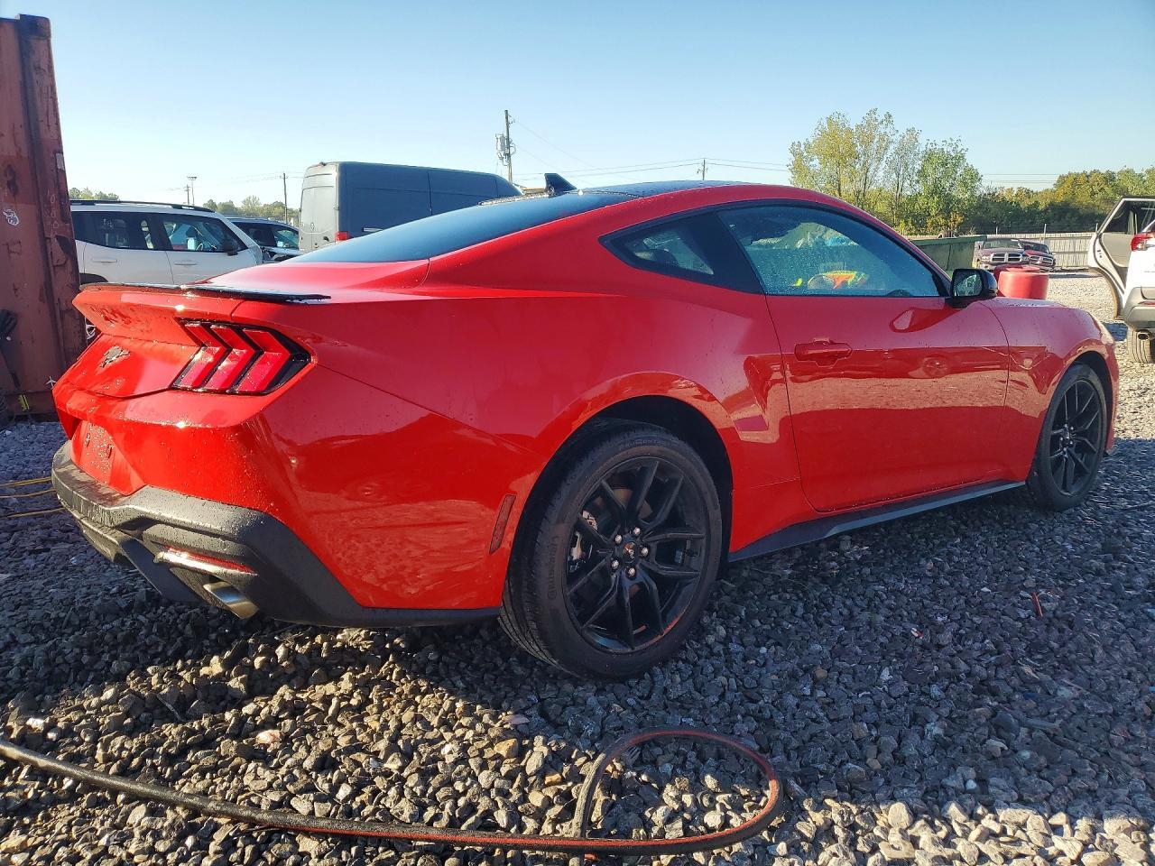 2026 Ford Mustang - zdjęcie 3