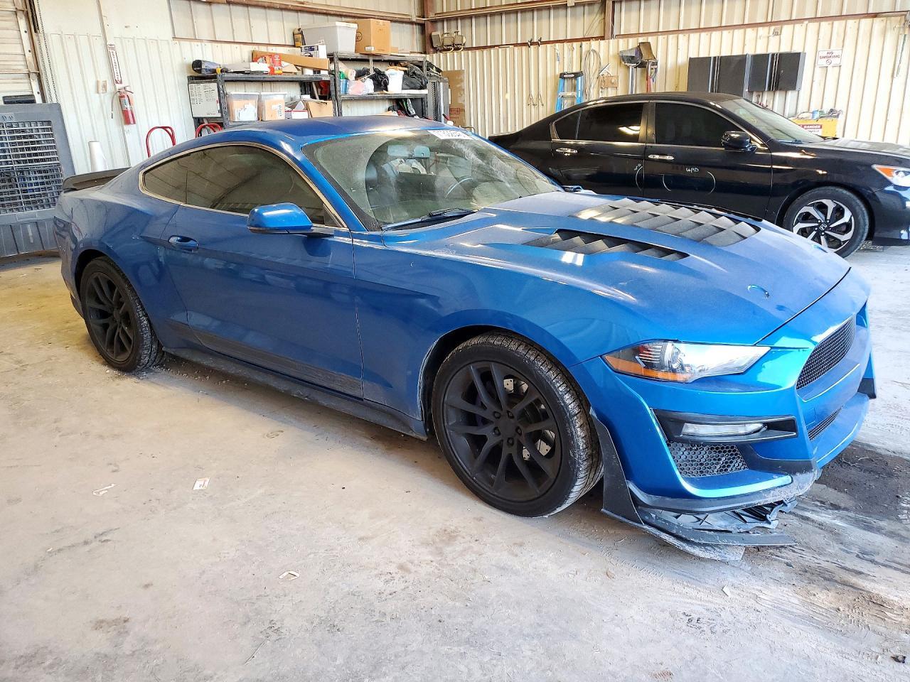 2019 Ford Mustang - zdjęcie 4