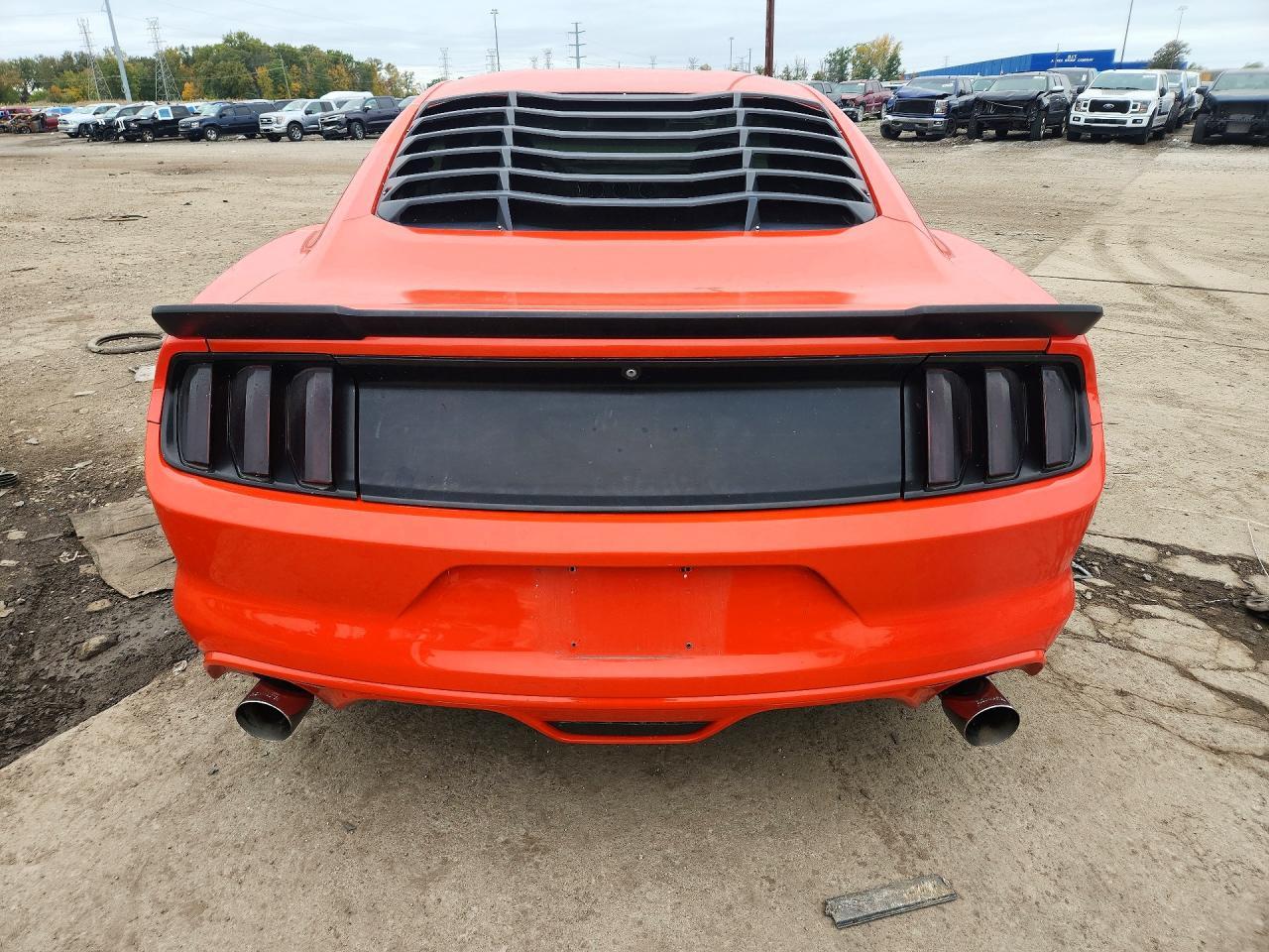 2015 Ford Mustang - zdjęcie 6