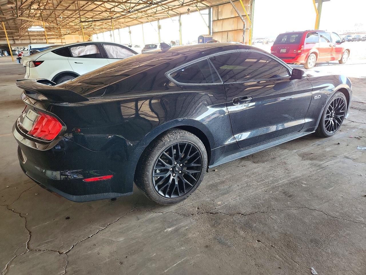 2021 Ford Mustang Gt - zdjęcie 3