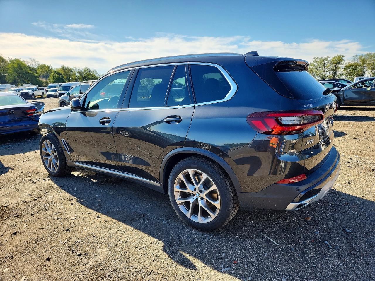 2022 BMW X5 xDrive40I - zdjęcie 2