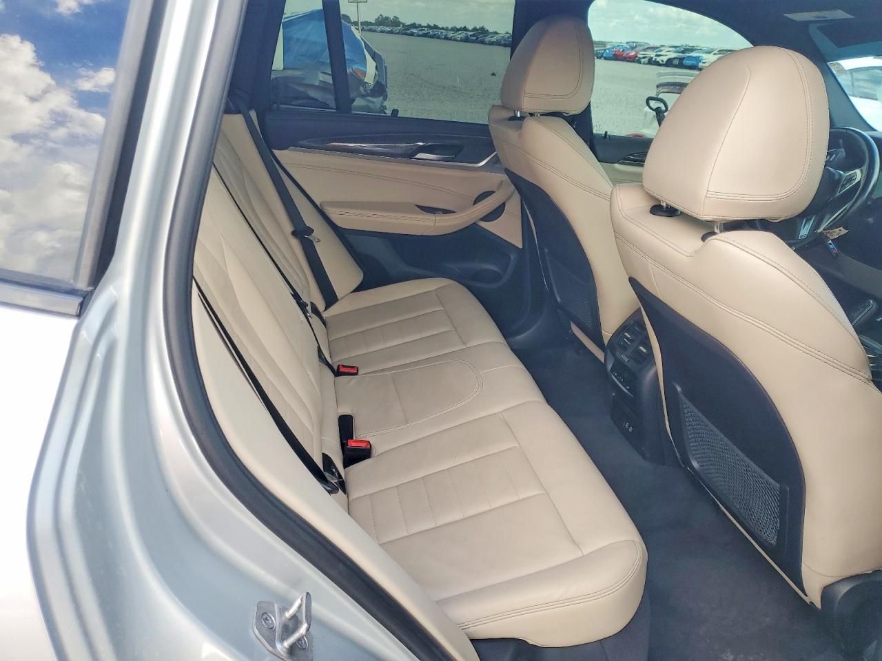 2021 BMW X3 xDrivem40I - zdjęcie 11
