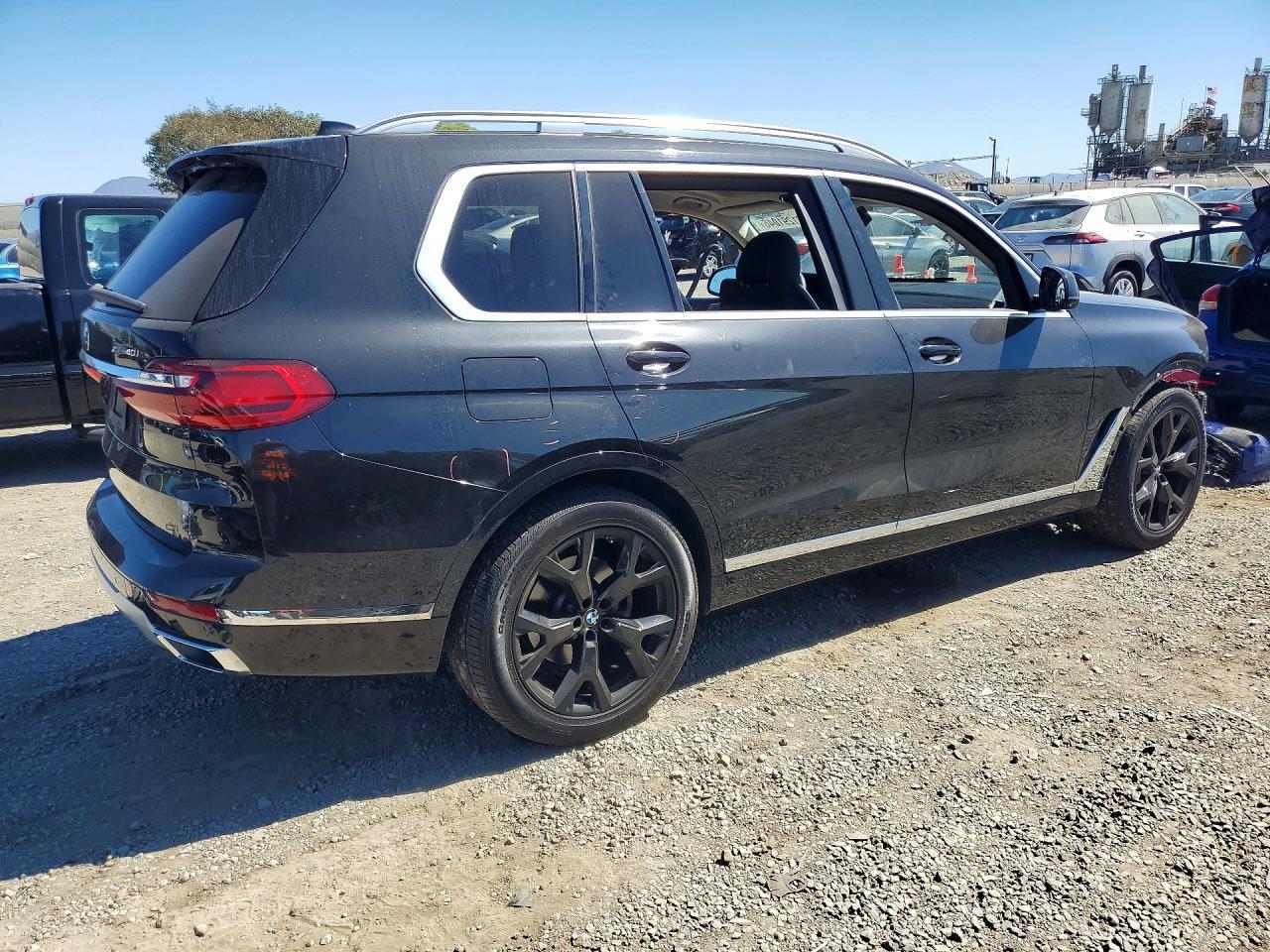 2022 BMW X7 xDrive40I - zdjęcie 3