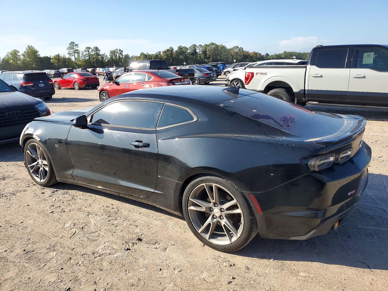 2019 Chevrolet Camaro Ls - zdjęcie 2
