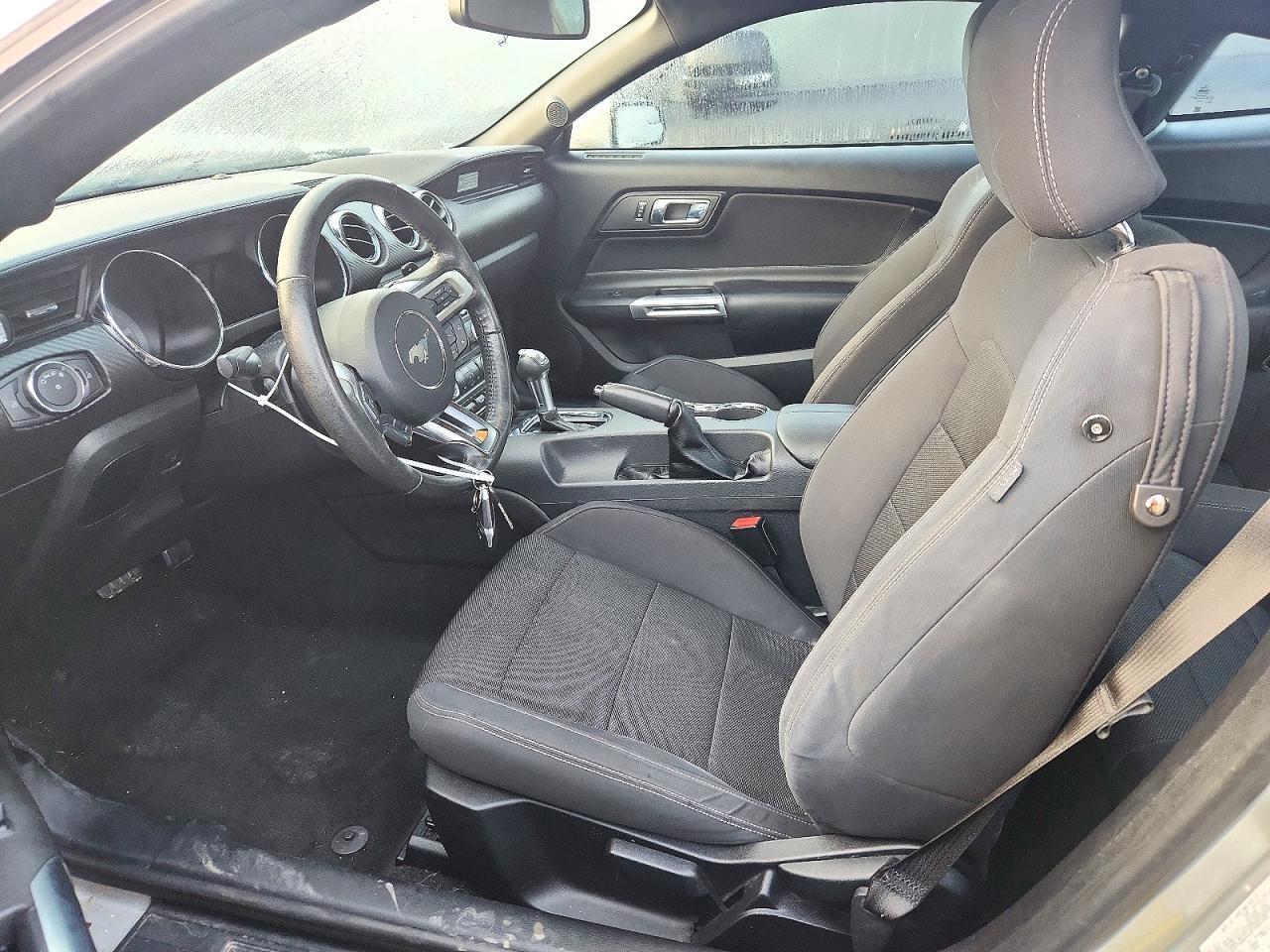 2017 Ford Mustang - zdjęcie 7
