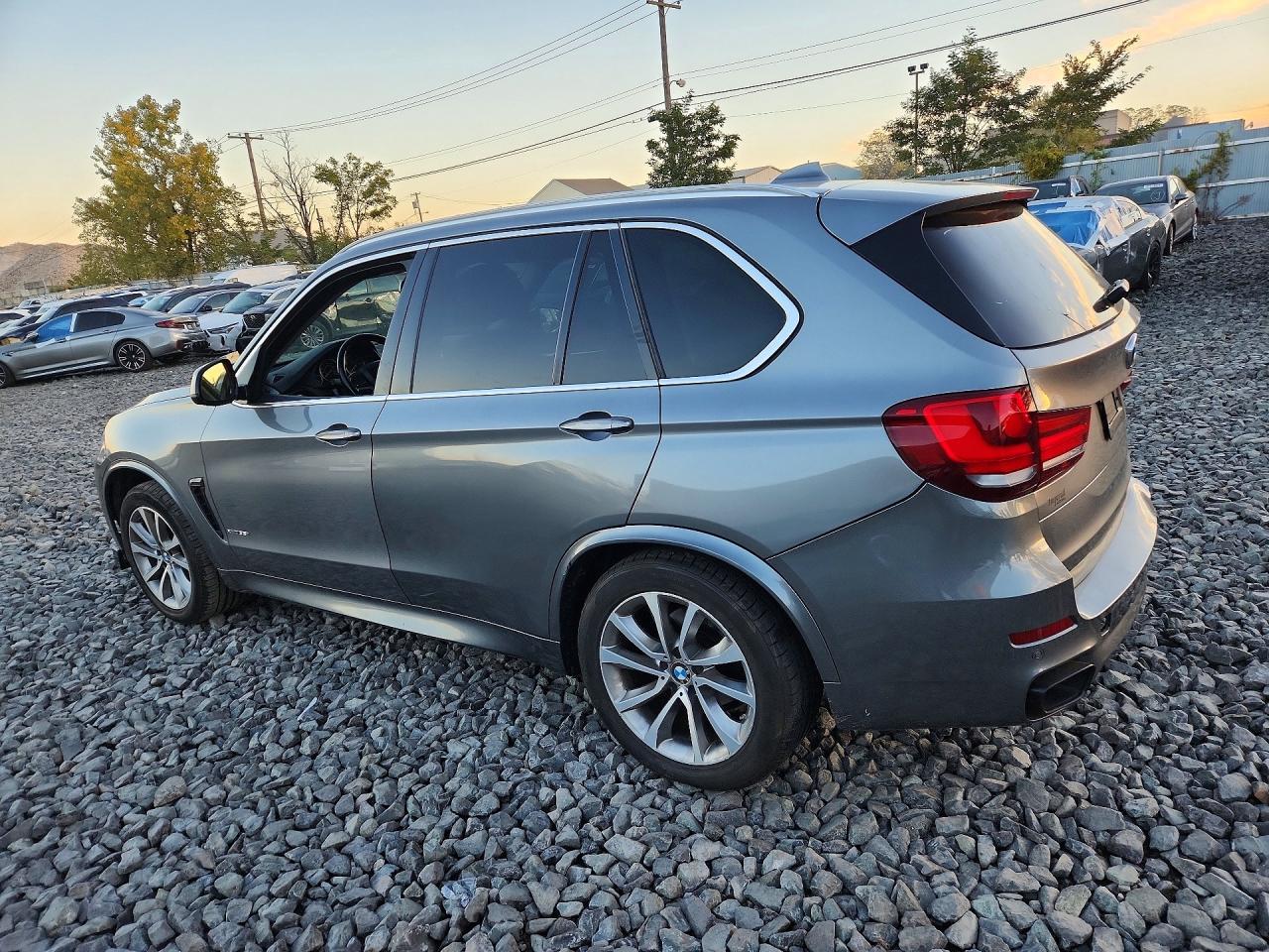 2016 BMW X5 xDrive35I - zdjęcie 2