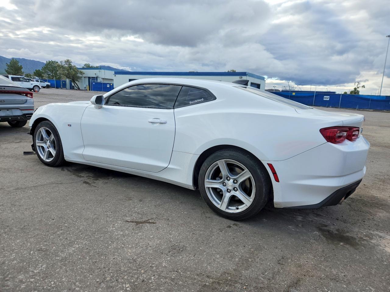 2022 Chevrolet Camaro Ls - zdjęcie 2