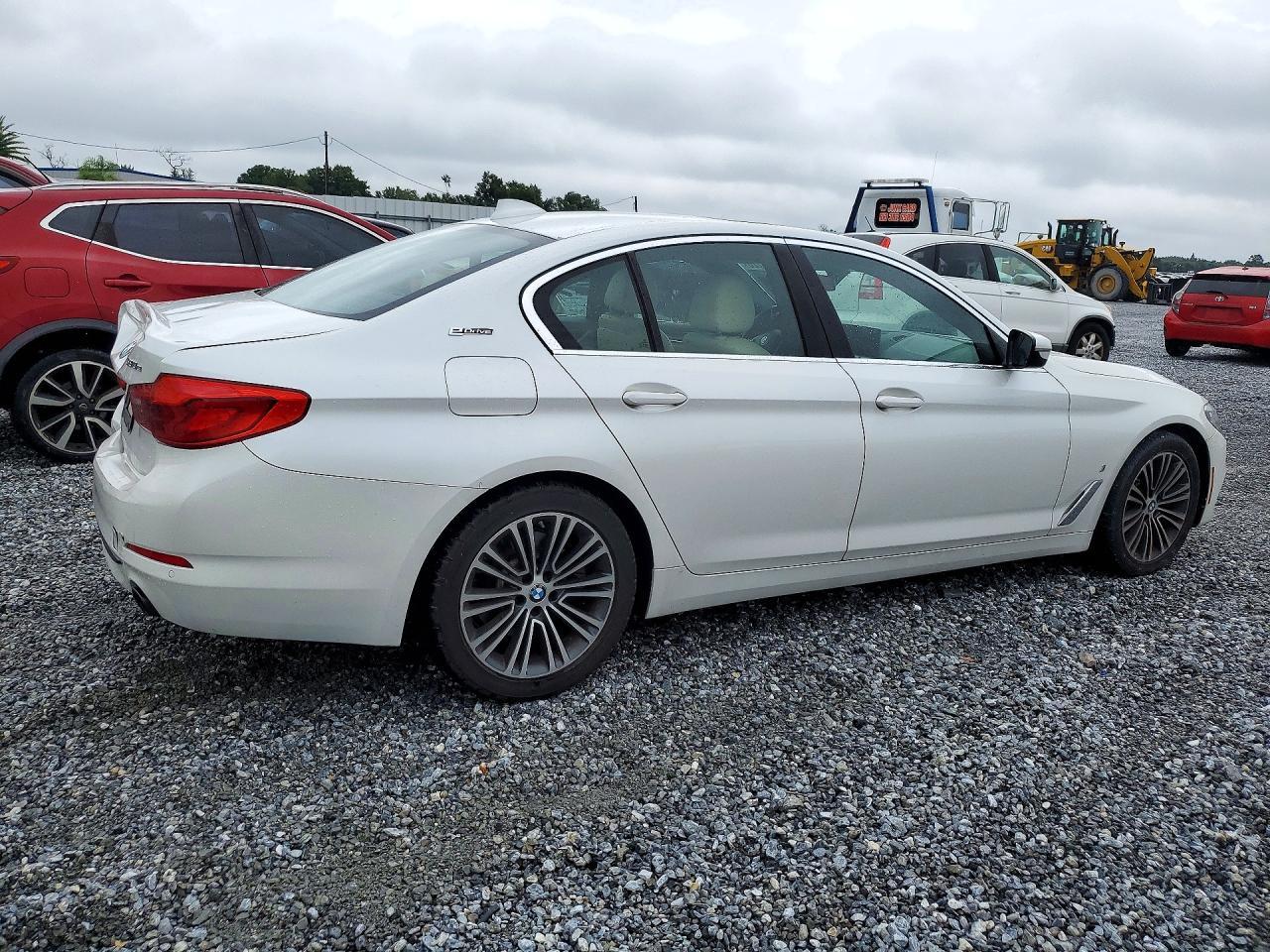 2019 BMW 530E - zdjęcie 3