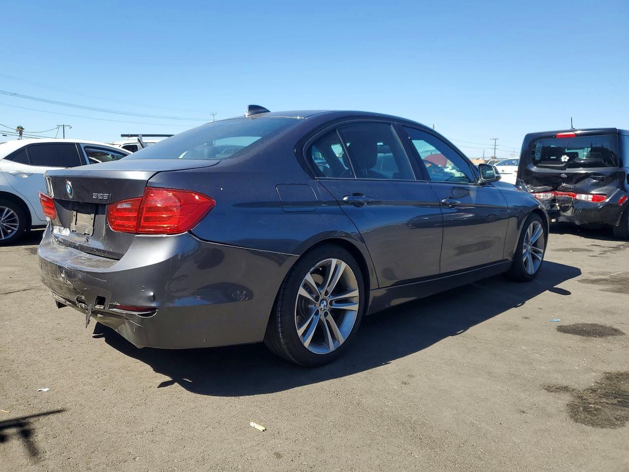 2013 BMW 328 I - zdjęcie 3