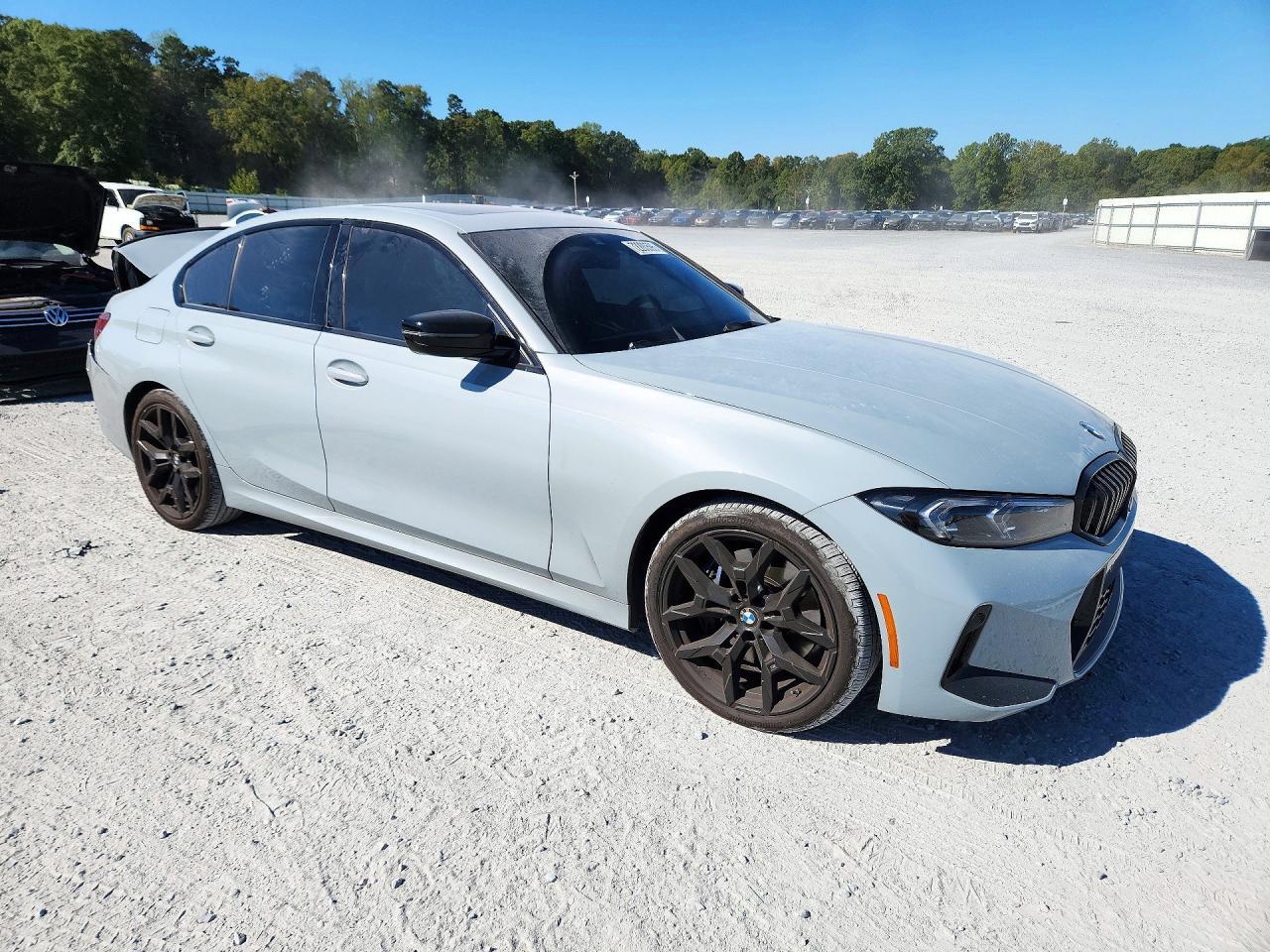 2025 BMW Seria 3 330i - zdjęcie 4
