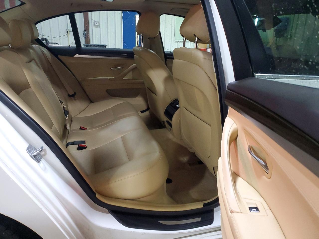 2015 BMW Seria 5 535i - zdjęcie 10