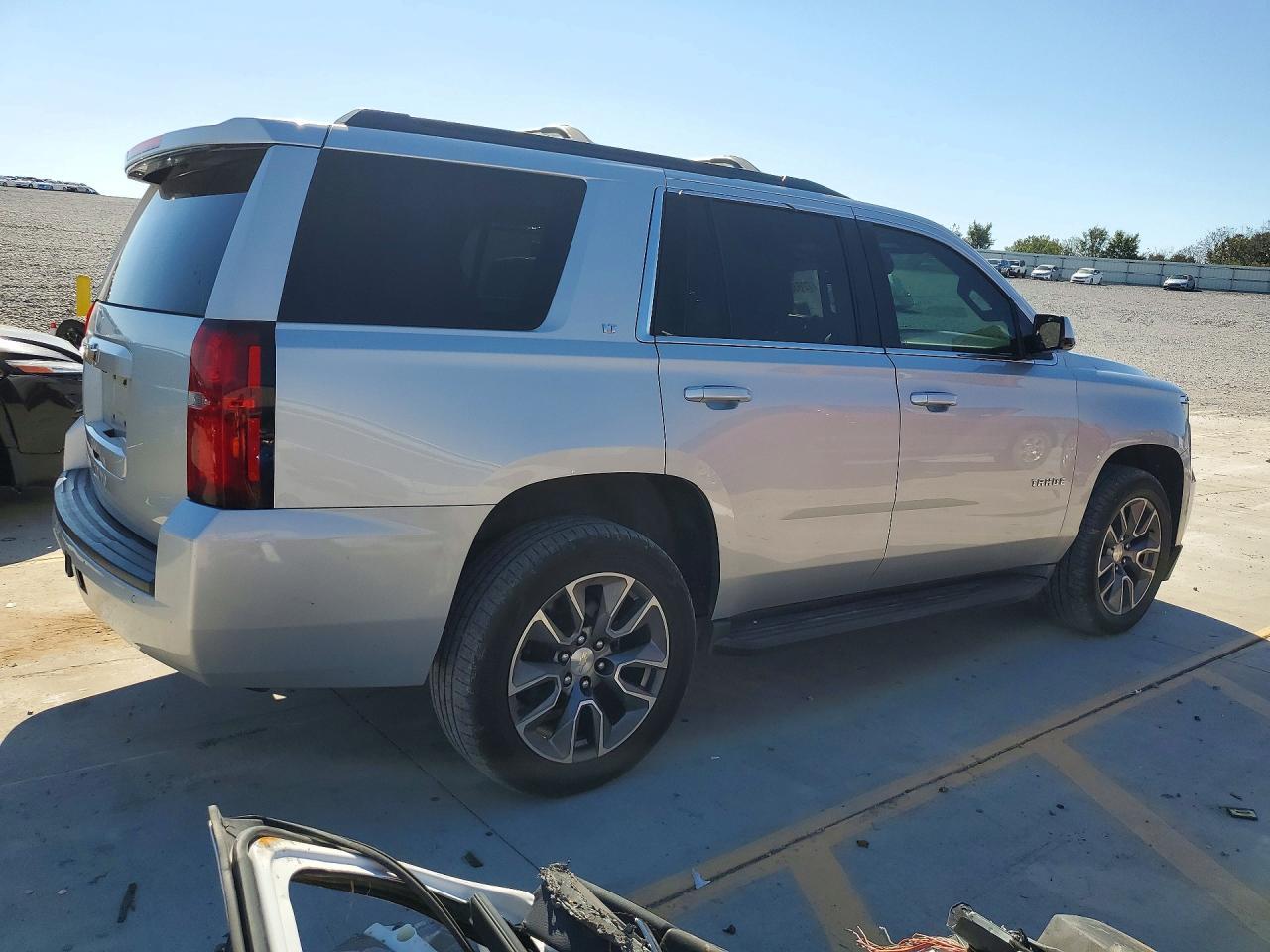 2016 Chevrolet Tahoe K1500 Lt - zdjęcie 3