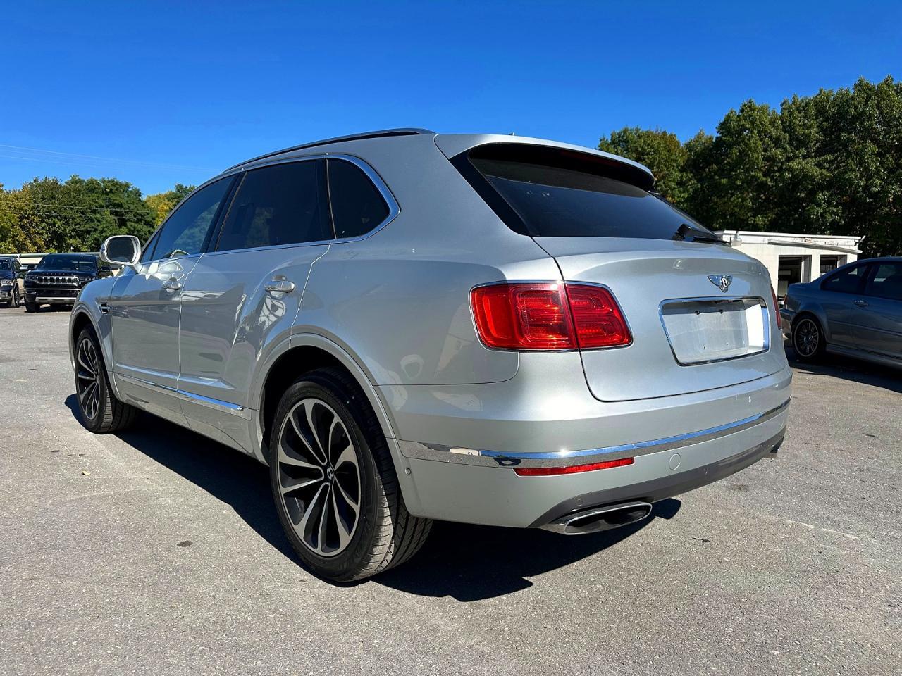 2017 Bentley Bentayga - zdjęcie 2