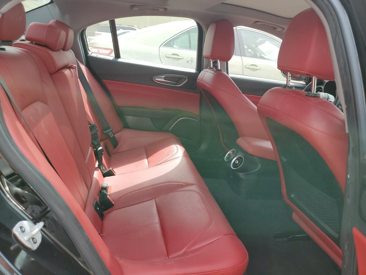2021 Alfa Romeo Giulia Sport - zdjęcie 10