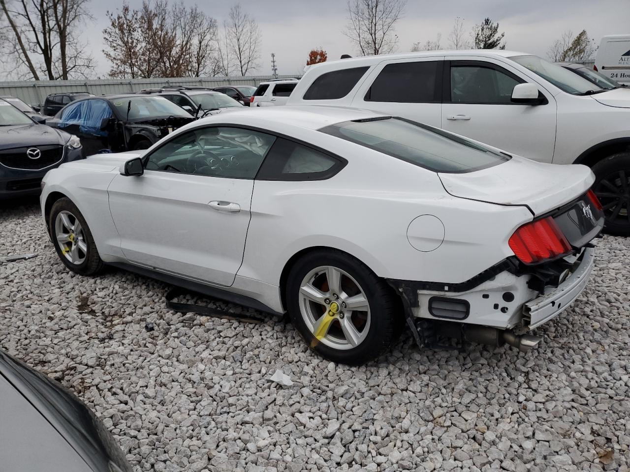2017 Ford Mustang - zdjęcie 2